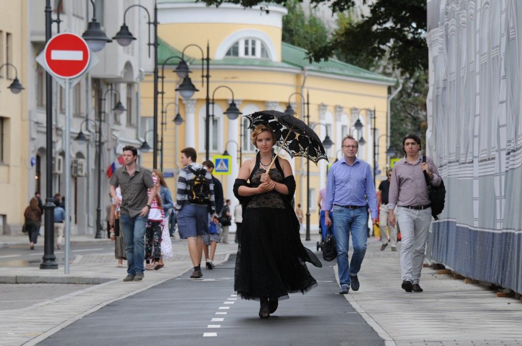 23 августа 2014 Мэр Москвы Сергей Собянин осматривает ул. Пятницкая, открытую после реконструкции.