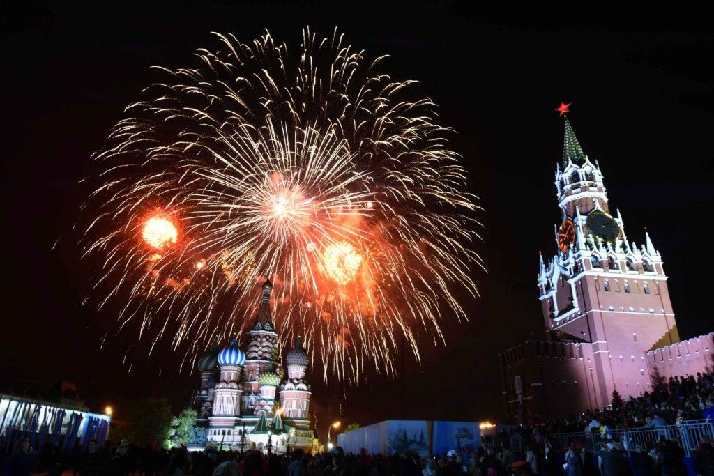 09 Мая 2015Концерт  и праздничный салю, посвященный Дню Победы на Красной Площади