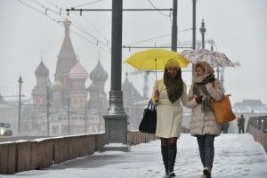 18 ноября 2015 13:46 Снег в Москве Москвички Ирина и Елена Васильевы