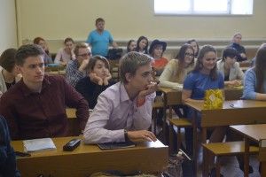 Главный редактор Вечерней Москвы Куприянов читает лекцию на журфаке МГУ.