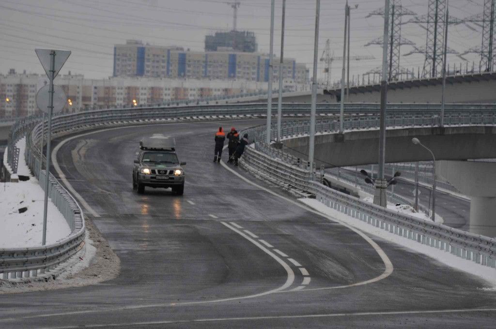 Москва дорога. Трасса м11 Москва аэропорт. Самая быстрая трасса в Москве. Трасса Кольцевая спортивная Владивосток.