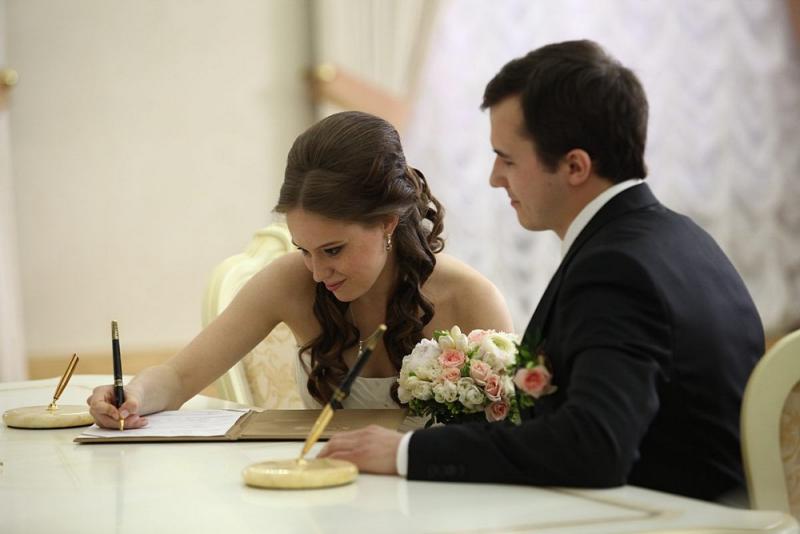 Заключение брака в Москва Сити. Дом Клюева регистрация брака фото. Дом Клюева свадьба.