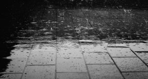 О готовности бороться с водной стихией, которая надвигается на столичный регион в виде дождя сообщила ГУП «Мосводосток». Фото: "Вечерняя Москва"