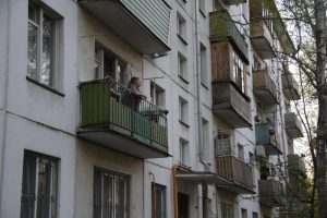 Жители домов выражают солидарное мнение при голосовании по реновации. Фото: Павел Волков, "Вечерняя Москва"