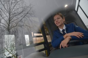 Экскурсионный автобус вмещает 44 человека. Фото: Александр Казаков, «Вечерняя Москва»