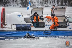 В зимний период безопасность на воде обеспечат московские спасатели. Фото: пресс-служба МГПСС