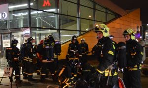 Пожар в метро имеет свою специфику, с которой в ходе учений познакомились его участники. Фото: пресс-служба ГОЧСиПБ