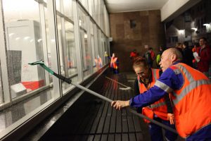 Генеральная уборка начнется на станциях метро и МЦК. Фото: Павел Волков, «Вечерняя Москва»