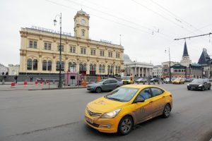 Около пяти тысяч такси получат разрешение на оказание услуг в Москве во время ЧМ-2018. Фото: архив, «Вечерняя Москва»
