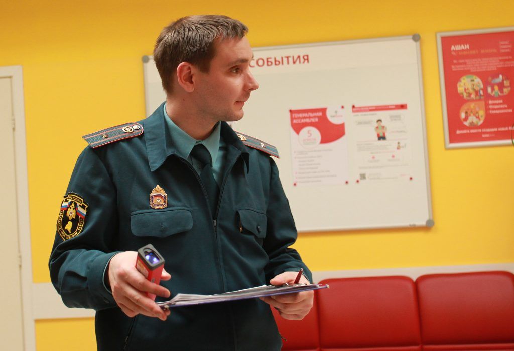 Сотрудники безопасности москва. Чижиков пожарная безопасность Москва Сити.