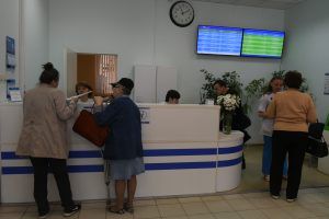 Табло электронной очереди установили в поликлиниках района. Фото: Владимир Новиков, «Вечерняя Москва»