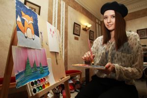 Дети смогут поучаствовать в конкурсе рисунков «Я рисую Сербию». Фото: Наталия Нечаева, «Вечерняя Москва»