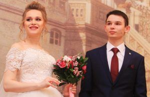 Более тысячи столичных пар свяжут себя узами брака накануне Дня матери. Фото: Наталия Нечаева, «Вечерняя Москва»