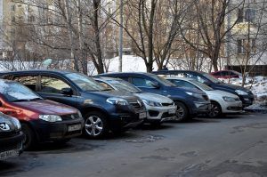 Горожане смогут воспользоваться бесплатной парковкой в дни мартовских праздников. Фото: Анна Быкова
