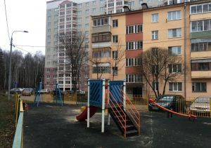Ремонт детских и спортивных площадок пройдет на территории начальной школы №480 имени Талалихина. Фото: Анна Быкова