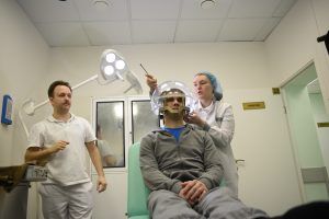 Столичные врачи поставили на ноги парализованного пациента. Фото: Пелагия Замятина, «Вечерняя Москва»