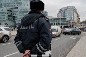 За сутки оштрафовано более 1500 нарушителей режима повышенной готовности. Фото: Максим Аносов, «Вечерняя Москва»