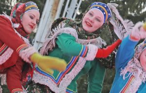 Танец в честь проводов Масленицы показали участники районного Детского дома творчества. Фото: сайт мэра Москвы