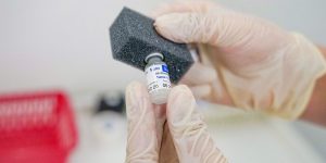 «Поощрять вакцинацию – правильно!» - вирусолог о программе «Миллион призов» для старшего поколения. Фото: сайт мэра Москвы