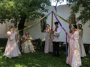 Фестиваль фольклора «Купальские забавы» завершили в «Стимуле». Фото предоставила пресс-служба Дома культуры «Стимул»