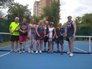 Теннисный клуб «Таганский» провел праздничный турнир. Фото предоставили представители префектуры ЦАО