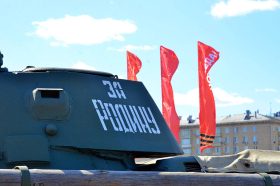 «Есть такая профессия – Родину защищать!»: в столице приглашают в вузы Минобороны. Фото: Анна Быкова, «Вечерняя Москва»