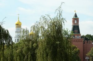Прокуратура Москвы напомнила об уголовной и административной ответственности за незаконный запуск БПЛА. Фото: Анна Быкова, «Вечерняя Москва»