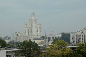 Памятник Юрию Любимову откроют у Театра на Таганке. Фото: Анна Быкова, «Вечерняя Москва»