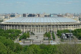 Катание и хоккей в любую погоду: В «Лужниках» откроется гибридный лед. Фото: Анна Быкова, «Вечерняя Москва»