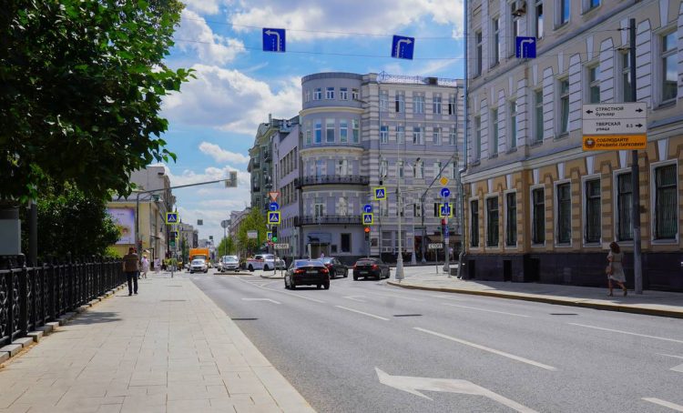 Движение транспорта временно ограничили на улице в Таганском районе. Фото: Ксения Догонашева, «Вечерняя Москва»
