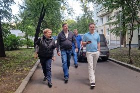 Глава управы Таганского района провел обход территории. Фото: страница управы Таганского района в социальных сетях.