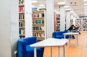 Конференцию «Книжные памятники в аспекте сохранности» организуют в Иностранке. Фото: Ксения Догонашева, «Вечерняя Москва»