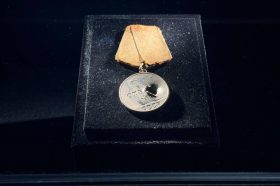 Более 400 представителей судебной системы Москвы почтили подвиг героев в Музее Победы. Фото: Пресс служба департамента по обеспечению деятельности мировых судей г. Москвы